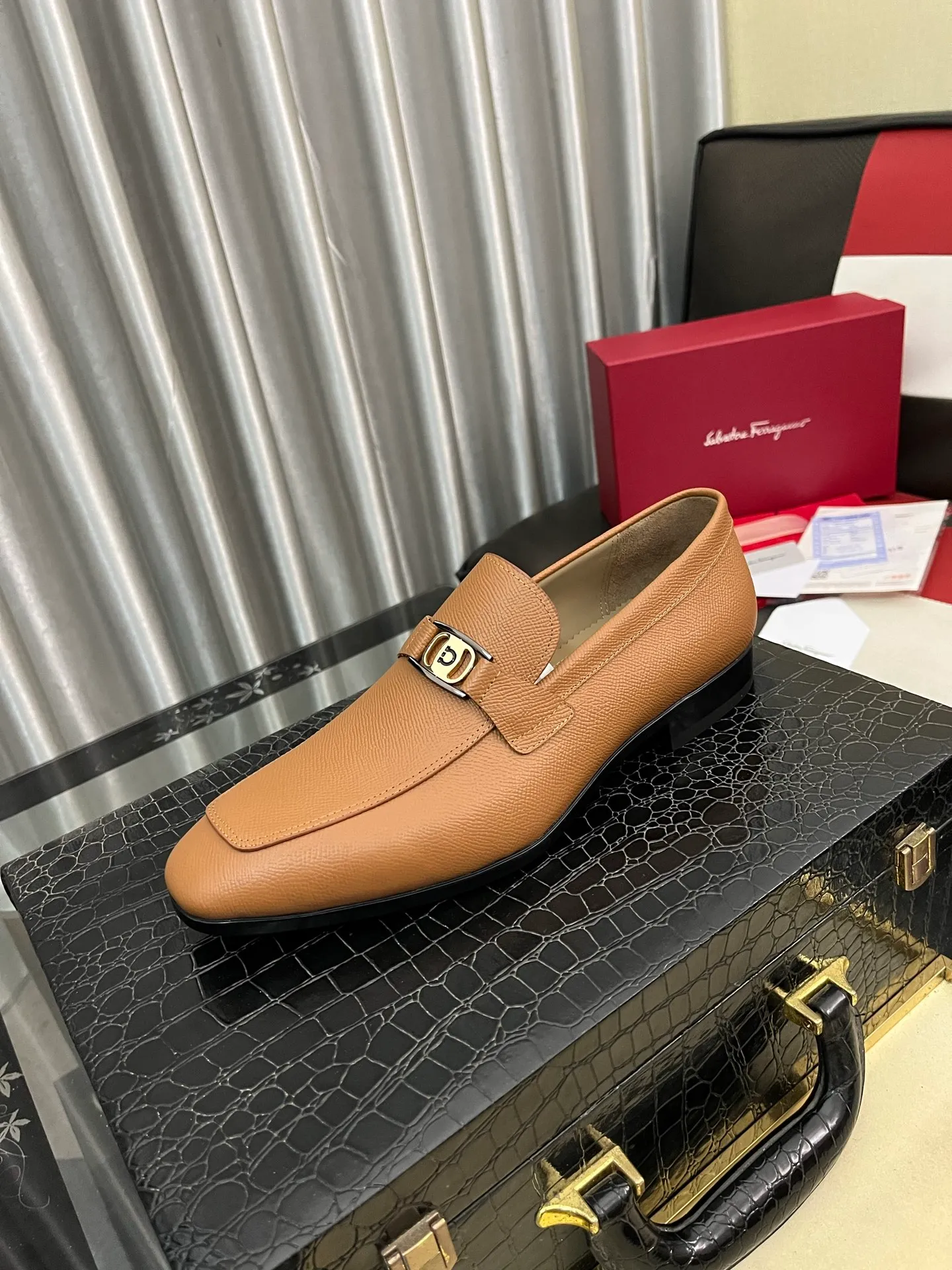 Men's shoes 💰: 600⌚️⌚️【Salvatore Ferragamo】Ferragamo business leather shoes, 1:1 top purchasing quality, imported selected original calfskin for the uppers, imported original water-dyed cowhide for the inner feet, imported original 1:1 customized Italian handmade lightweight foam outsole, code number: 38-44 (45 custom-made)